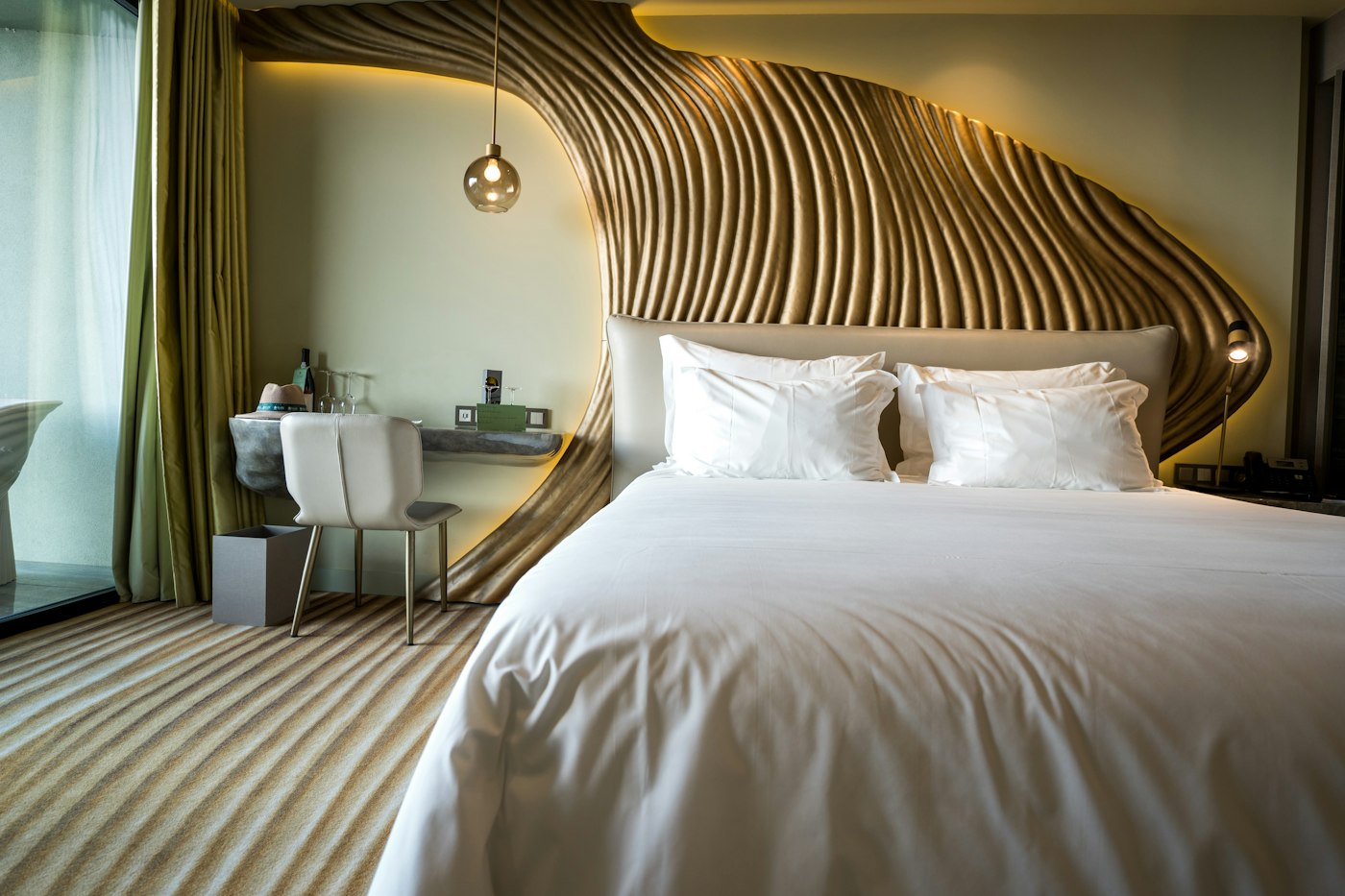 Modernes, elegantes Hotelzimmer